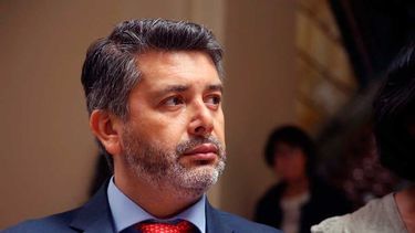 Portazo al juez Urrutia: Corte acoge recurso de Gendarmería por suspensión de videollamadas