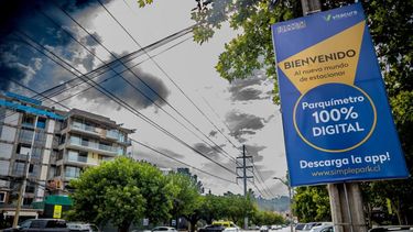 Más polémica en Vitacura: parte por no pagar estacionamiento al minuto de bajar del auto