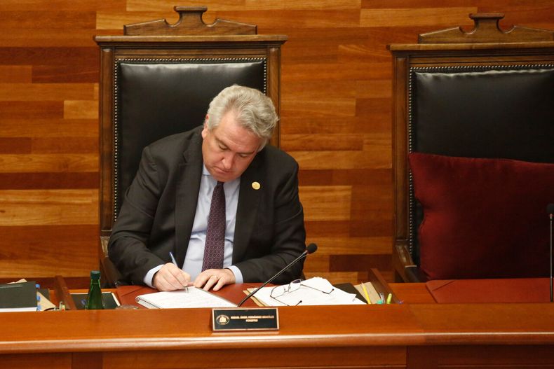 A_UNO_1093828.jpg