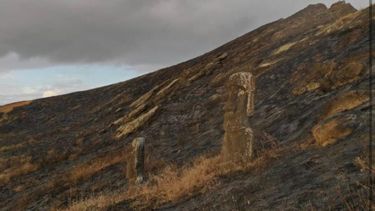 Arde Rapa Nui: Decretan Alerta roja por voraz incendio en parque nacional