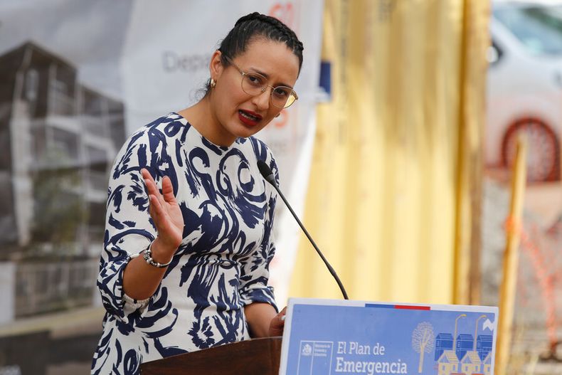 1299 alcaldesa de lo espejo javiera reyes.jpg