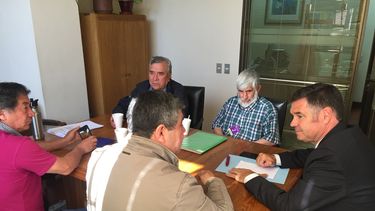 Pescadores artesanales se reunieron con Ossandón para pedirle apoyo en que Piñera derogue la Ley de Pesca