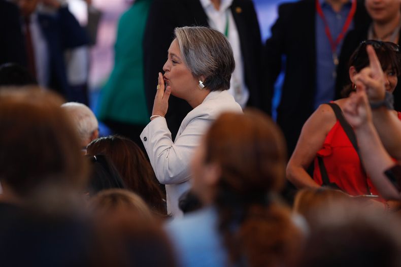 12674 a uno 16469671.jpg