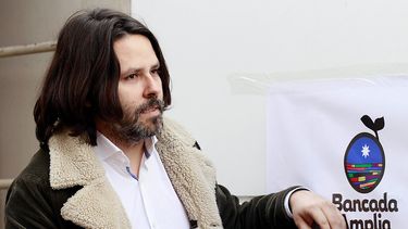 Quiere volver: Mayol presenta recurso contra mesa política del Frente Amplio que lo expulsó de la colectividad