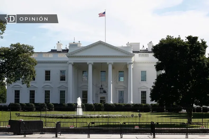 14500 foto de la casa blanca.webp