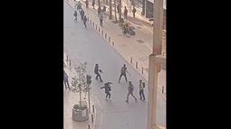 VIDEO| Pelea a correazos en plena calle alertó a vecinos de Metro Tobalaba