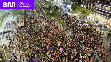 8M en Chile: Más de 350 mil mujeres marcharon con la consigna de el patriarcado va a caer