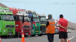 Gobierno llega a acuerdo con camioneros en materia de seguridad y combustibles