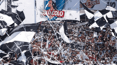 El Desconcierto | por historial de destrozos argentina prohibe entrada a hinchas de colo colo en estadios de ba.png