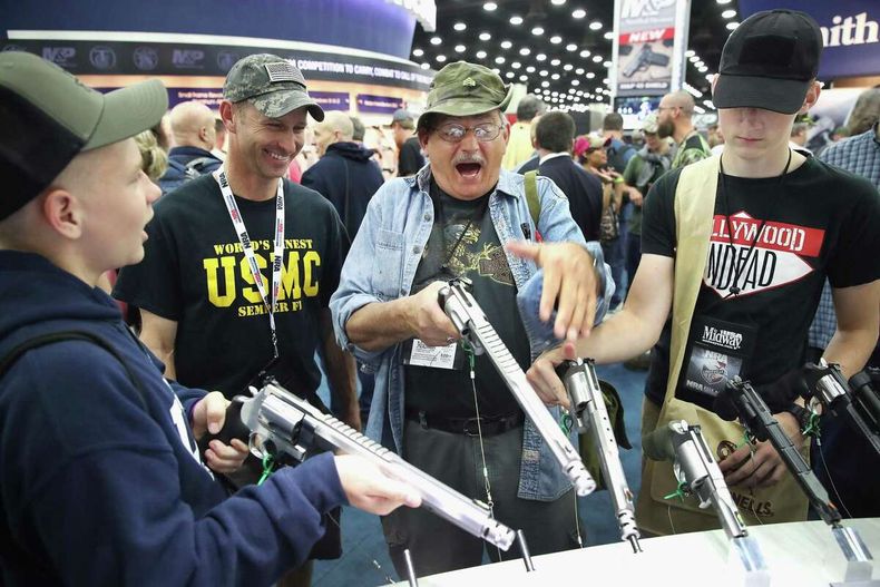 lobby de las armas.jpg