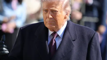 Donald Trump asegura que solo aceptará la rendición incondicional de Irán y amenaza a Cuba con ser la próxima en caer