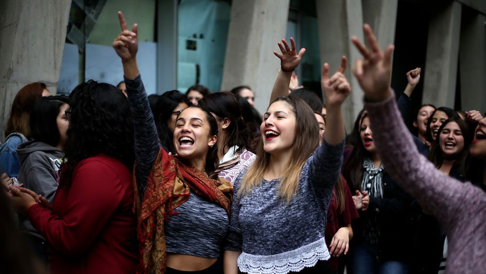 De Sonia Montecino a Kena Lorenzini: Más de 100 académicas y profesionales entregan apoyo a estudiantes feministas
