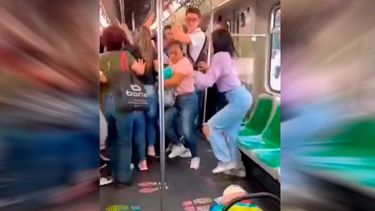 VIDEO| La absurda broma que hizo influencer en el Metro y que aterró a pasajeros