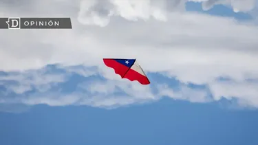 El Desconcierto | 24193 imagen de un volantin con la bandera chilena.webp