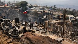 Familias inmigrantes en Chile enfrentan incierto futuro tras mega incendios de Viña del Mar