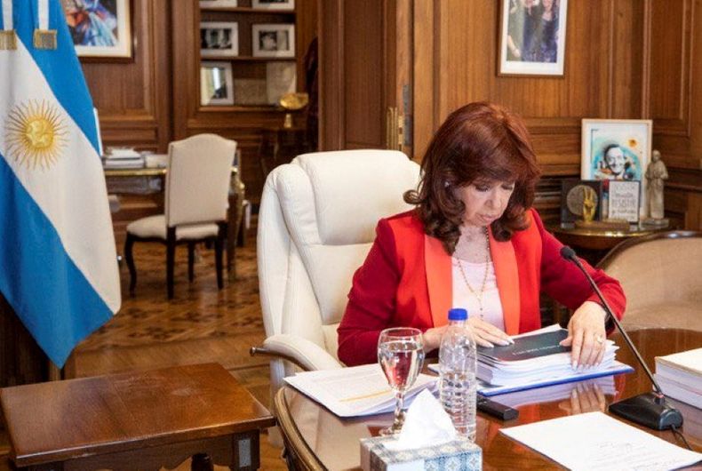 Cristina Fernandez @CFKArgentina.jpg