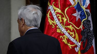 El Desconcierto | pinera moneda.jpg