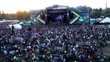 Recuerden no ser unos forros: Sitio entrega consejos para disfrutar de Lollapalooza y exige respeto para las mujeres