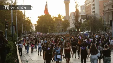 El Desconcierto | 12509 marcha de 8m al atardecer.webp