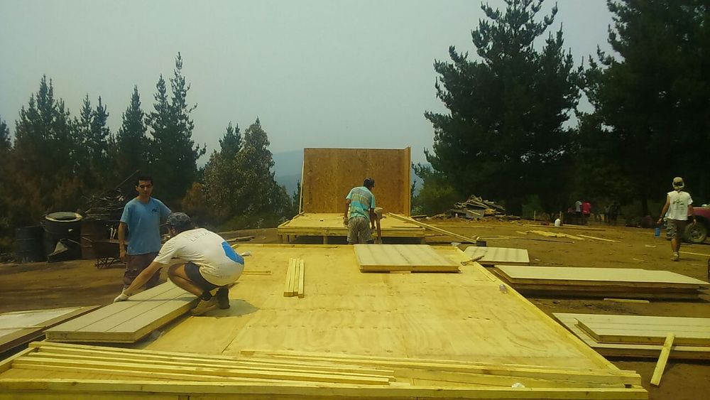 Techo inició reconstrucción de viviendas en zonas afectadas por el incendio