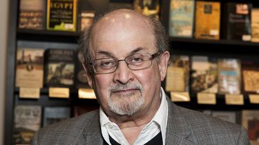 El autor del ataque a Rushdie se declara no culpable y seguirá en prisión