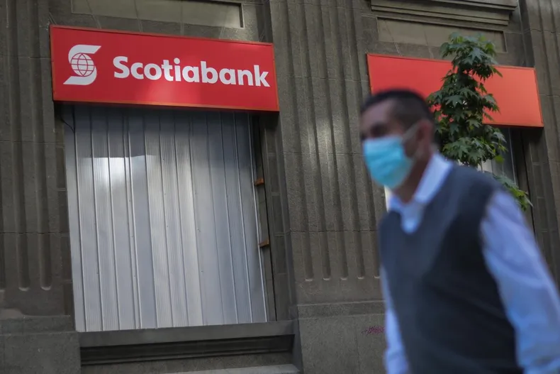 banco restituyo 1 3 millones a clienta de 80 anos por un fraude y luego la demando alegando que fue su culpa corte rechazo.webp