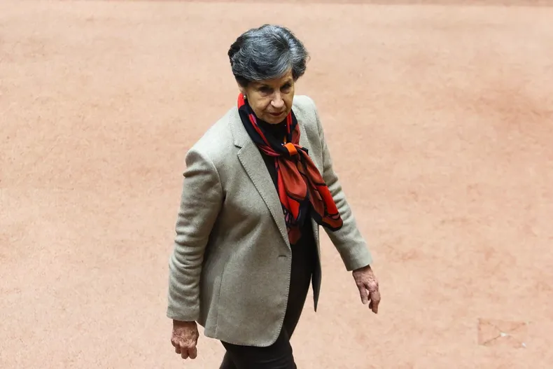 13864 isabel allende.webp