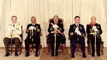 El Desconcierto | Stange Pinochet y Junta Militar.jpg