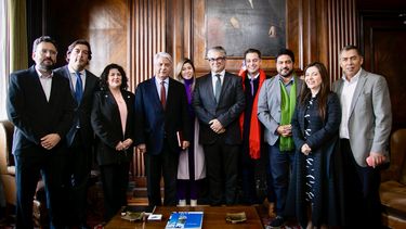Diputados piden a Mario Marcel extender Bolsillo Familiar Electrónico durante el invierno