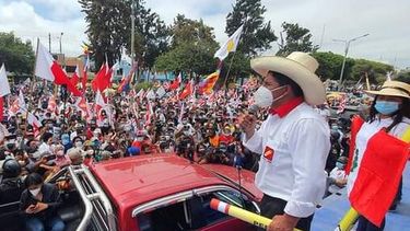 Pedro Castillo, candidato presidencial peruano, es ingresado de urgencia a una clínica por descompensación respiratoria