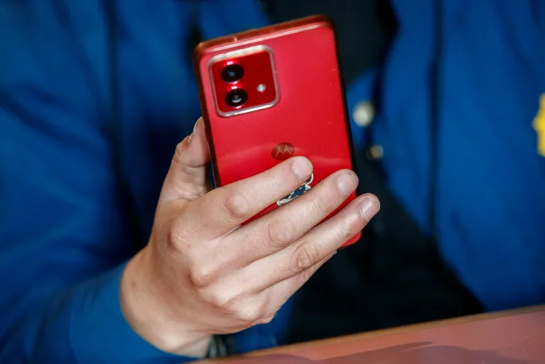 mujer creo cuenta falsa con su nombre en instagram y difundio fotos y datos personales corte ordeno eliminar posteos.webp