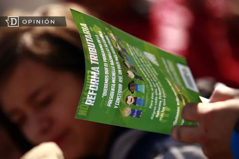 17908 imagen de un flyer de la reforma tributaria del 2014.webp
