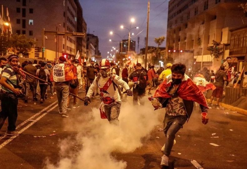 Peru estallido @manuelhborbolla.jpg