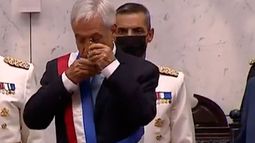 VIDEO| La cara que puso Gabriel Boric cuando Sebastián Piñera besó la piocha de O’Higgins
