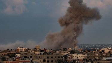 Suben a 7.703 muertos y casi 19.000 heridos las víctimas de los ataques israelíes en Gaza