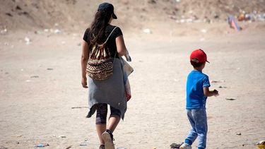 Trump firma orden ejecutiva para negar la ciudadanía norteamericana a hijos de inmigrantes indocumentados