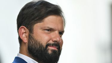 Es responsable: Boric aplaude polémica ley que rescata a aseguradoras privadas de salud