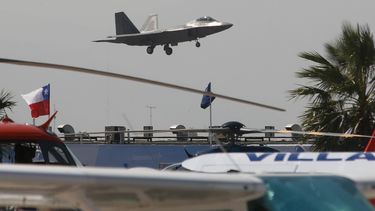 Fidae: Chile firma acuerdos aeroespaciales con España en defensa, mantenimiento y seguridad