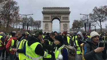 Eric Hazan, escritor y activista francés: “París no es un actor, es un campo de batalla”