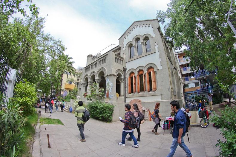 Academia de Humanismo Cristiano.jpg