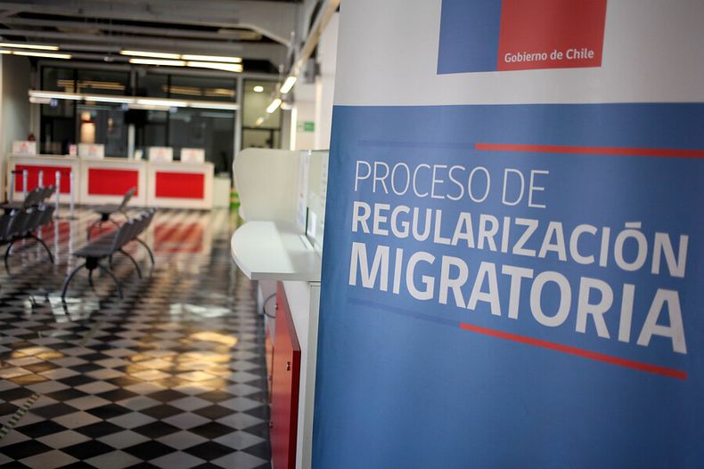 por tener hija chilena  tribunales rechaza expulsion de venezolano y obliga a revaluar residencia definitiva.jpg
