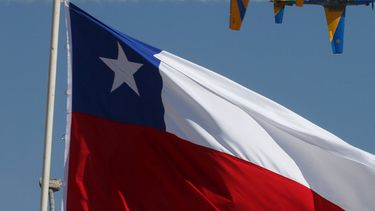 Fiestas Patrias: ¿Cómo debe izarse la bandera de Chile y cuál es la multa por no hacerlo?