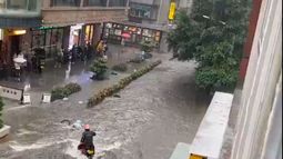 Fuertes lluvias en China a causa de la crisis climática - Captura de video Fuertes lluvias en China a causa de la crisis climática - Captura de video