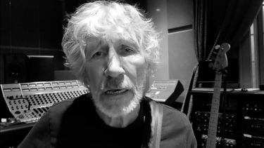 La lírica completa que Roger Waters agregó a El derecho de vivir en paz: “El Cacerolazo suena más fuerte que todas sus armas”, advierte a Piñera, Bolsonaro y Trump
