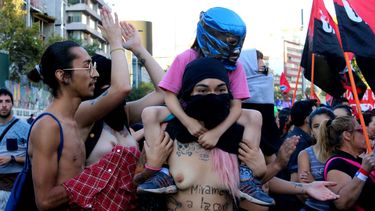 FOTOS| La contundente convocatoria que repletó las calles en el Día Internacional de la Mujer Trabajadora