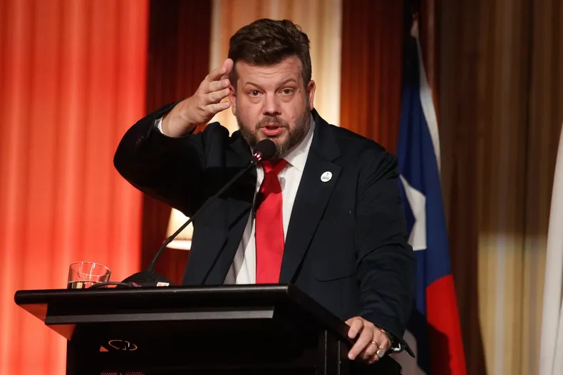 13929 a uno 1651345.webp