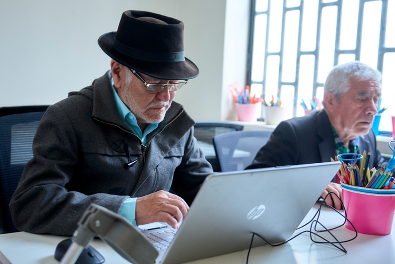 3 de cada 10 adultos mayores ha sufrido fraude digital  estas son los 3 estafas mas comunes.png