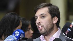 “¿Puedo volver el martes a la Comisión de Trabajo?”: Raúl Soto a jefe de bancada de la DC ante desconocimiento de Piñera de pacto con falangistas en pensiones