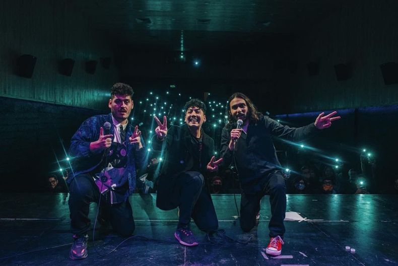 stand up baj e1661142911685.jpeg