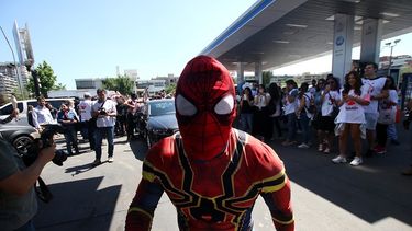 Sensual Spiderman e historia de brutal golpiza por ser extranjero: “Los tipos quedaron libres y sin cargos”